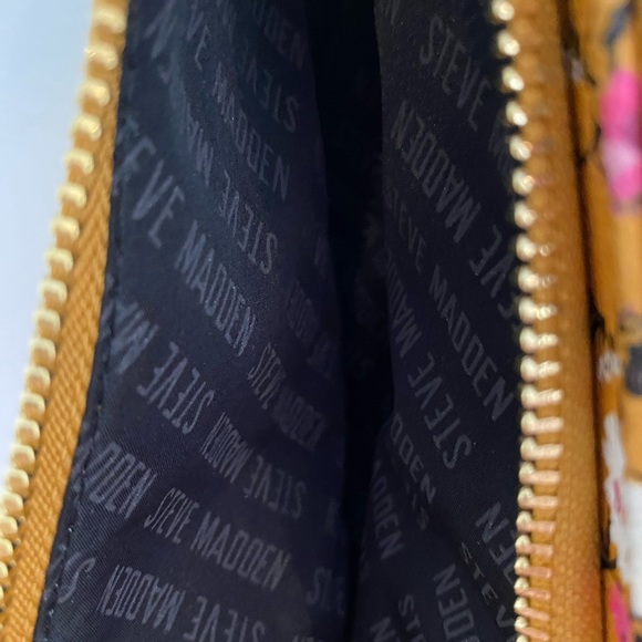 Steve Madden Floral Wristlet Handbag Purse in Mustard Yellow with two zippers - Picture 7 of 7